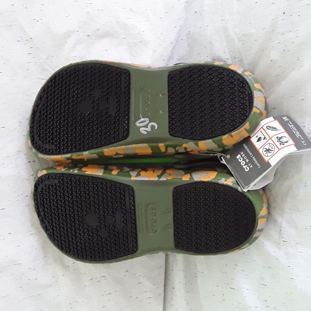 NWT CROCS - Picture 2 of 4